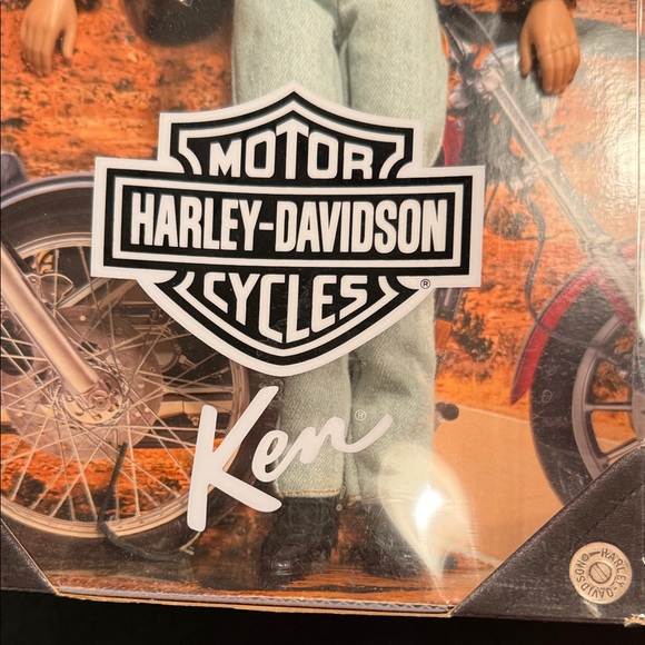 Harley-Davidson Collector Edition Barbie and Ken Dolls - Black and Silver. - Picture 7 of 8